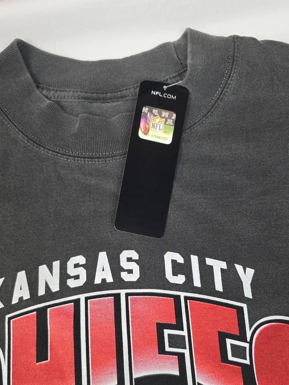 NFL Kansas City Chiefs Graphic Tee - Black & Red Gradient Small - Picture 6 of 10